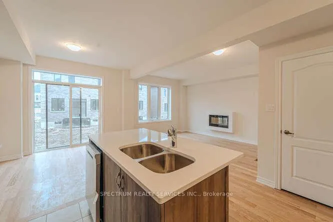 Photo 12 of 13 Waterfront Crescent, Whitby, Port Whitby — HOMEH