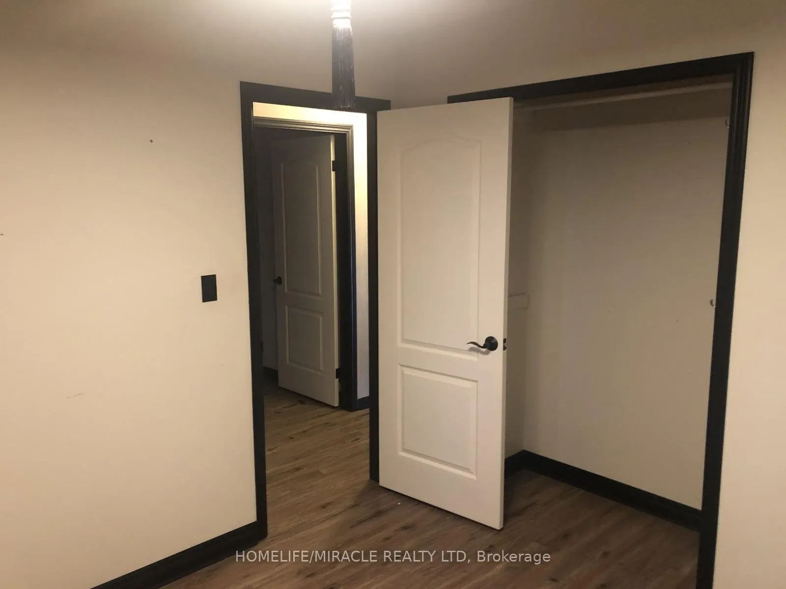 Photo 4 of Unit Upper, 171 Larchwood Circle, Welland, N. Welland — HOMEH