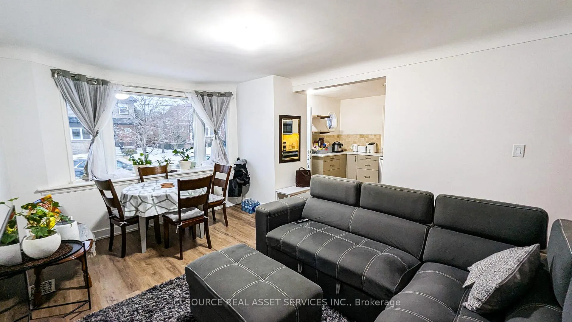 Photo 3 of Unit 1, 249 East 18th Street, Hamilton, Inch Park — HOMEH