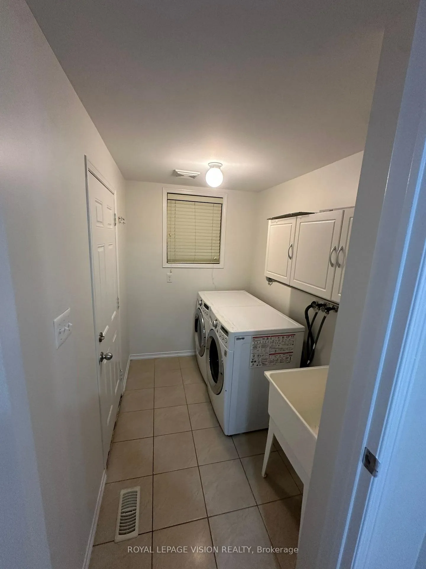 Photo 2 of 1930 Hunking Drive, Oshawa, Taunton — HOMEH