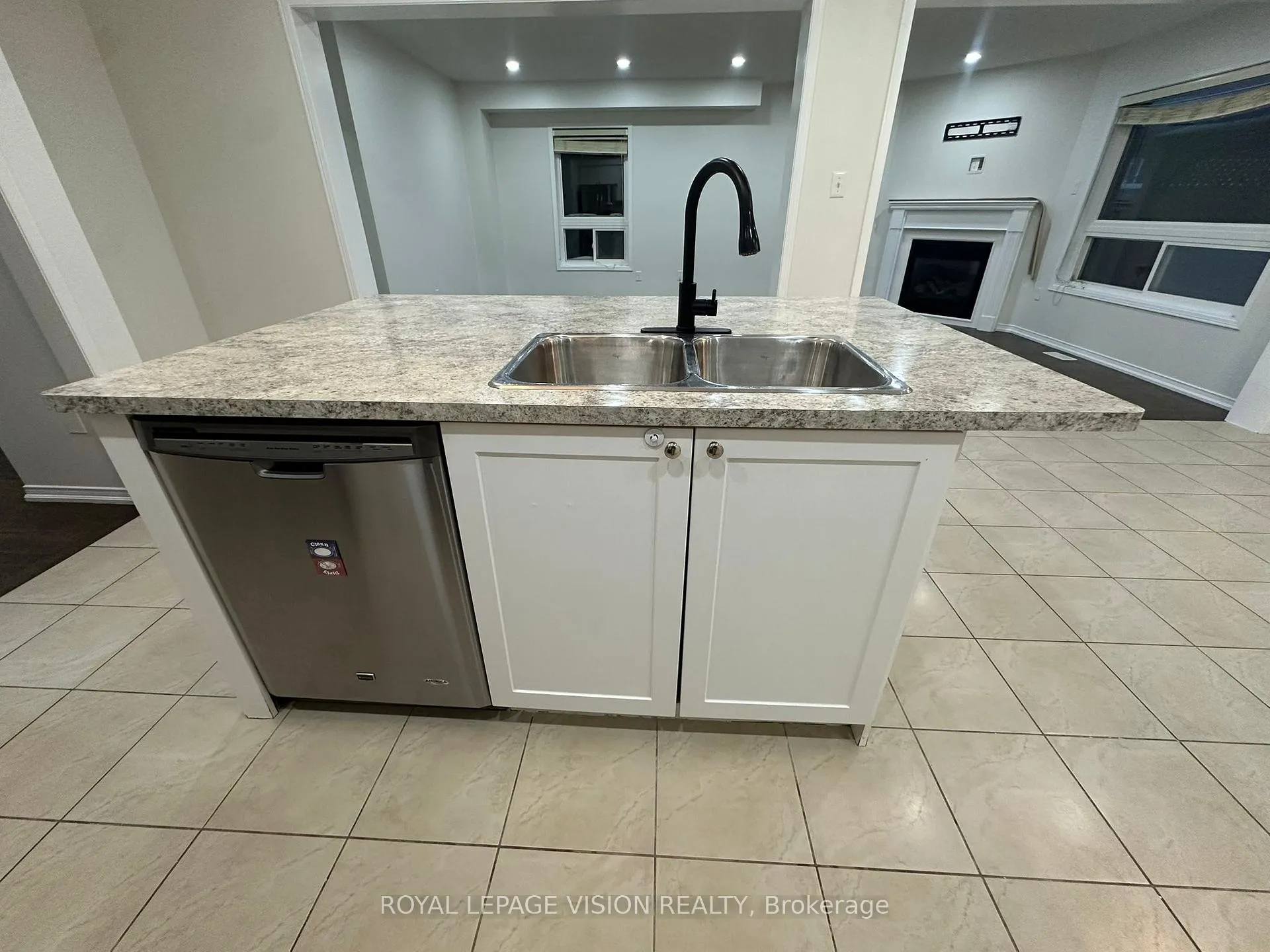 Photo 10 of 1930 Hunking Drive, Oshawa, Taunton — HOMEH