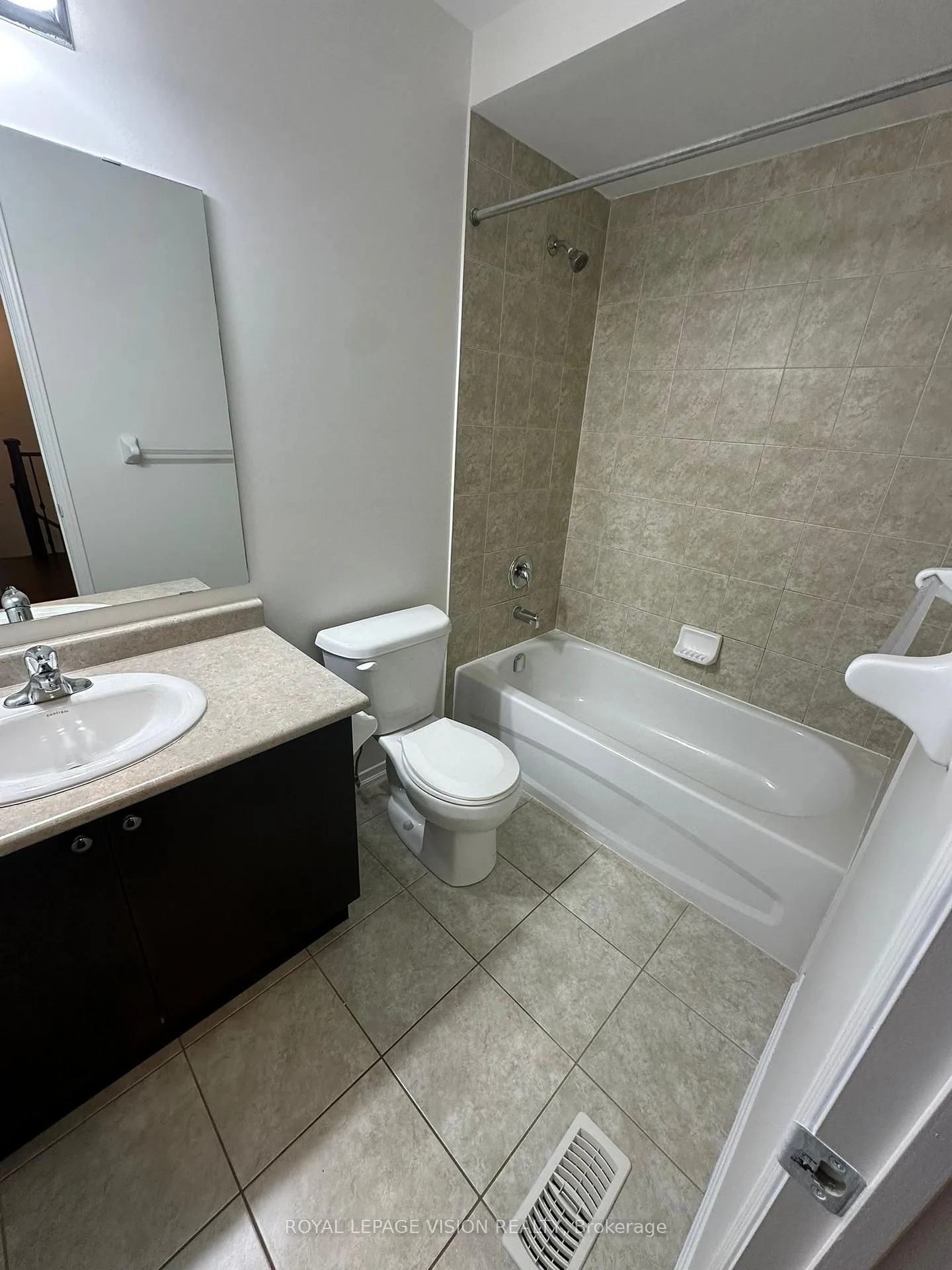 Photo 24 of 1930 Hunking Drive, Oshawa, Taunton — HOMEH