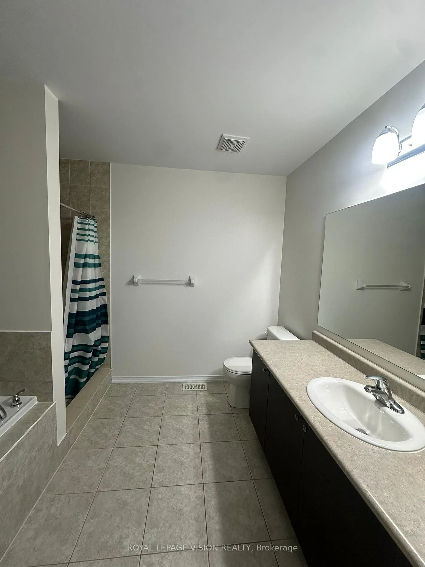 Photo 26 of 1930 Hunking Drive, Oshawa, Taunton — HOMEH