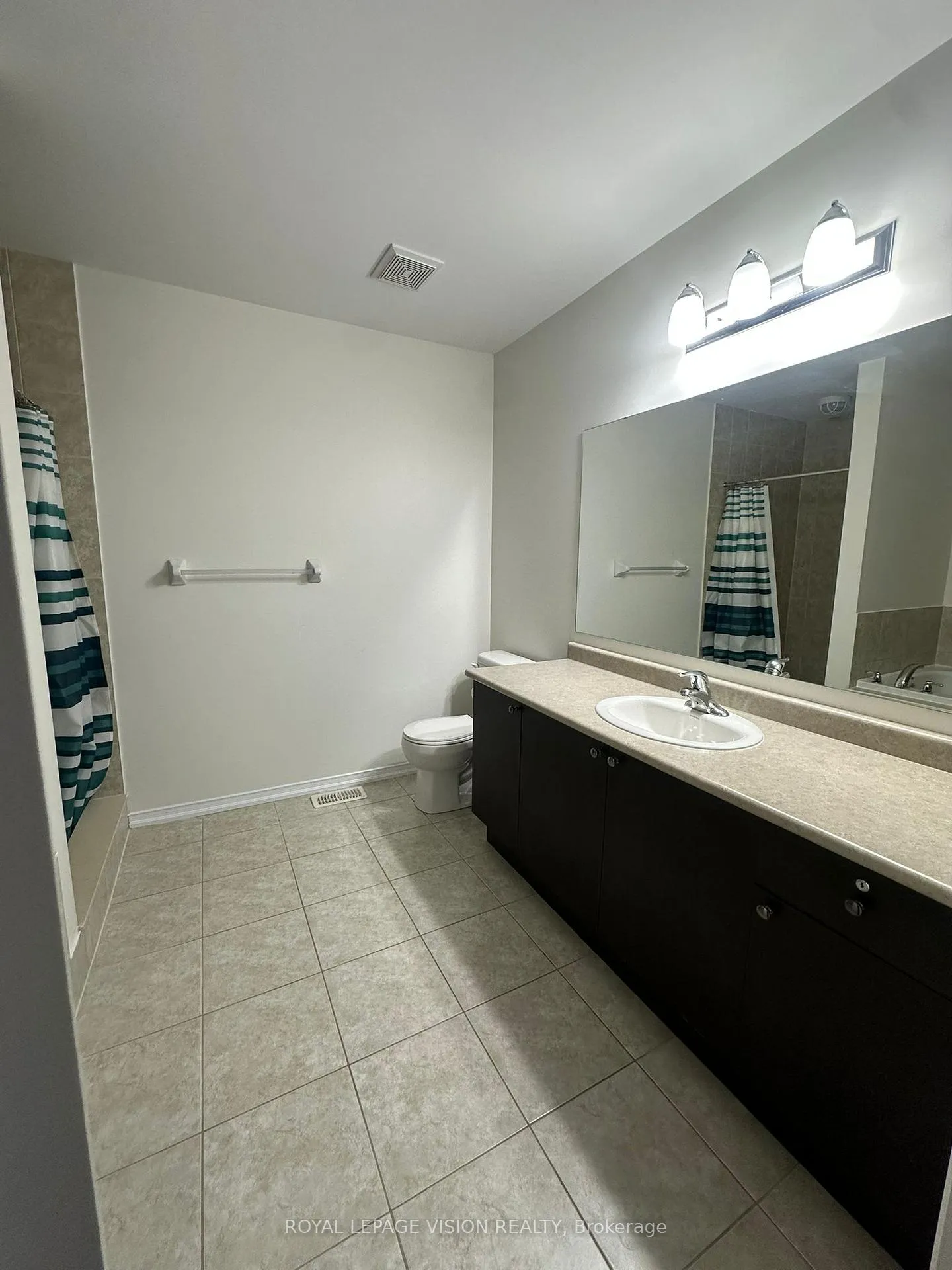 Photo 36 of 1930 Hunking Drive, Oshawa, Taunton — HOMEH