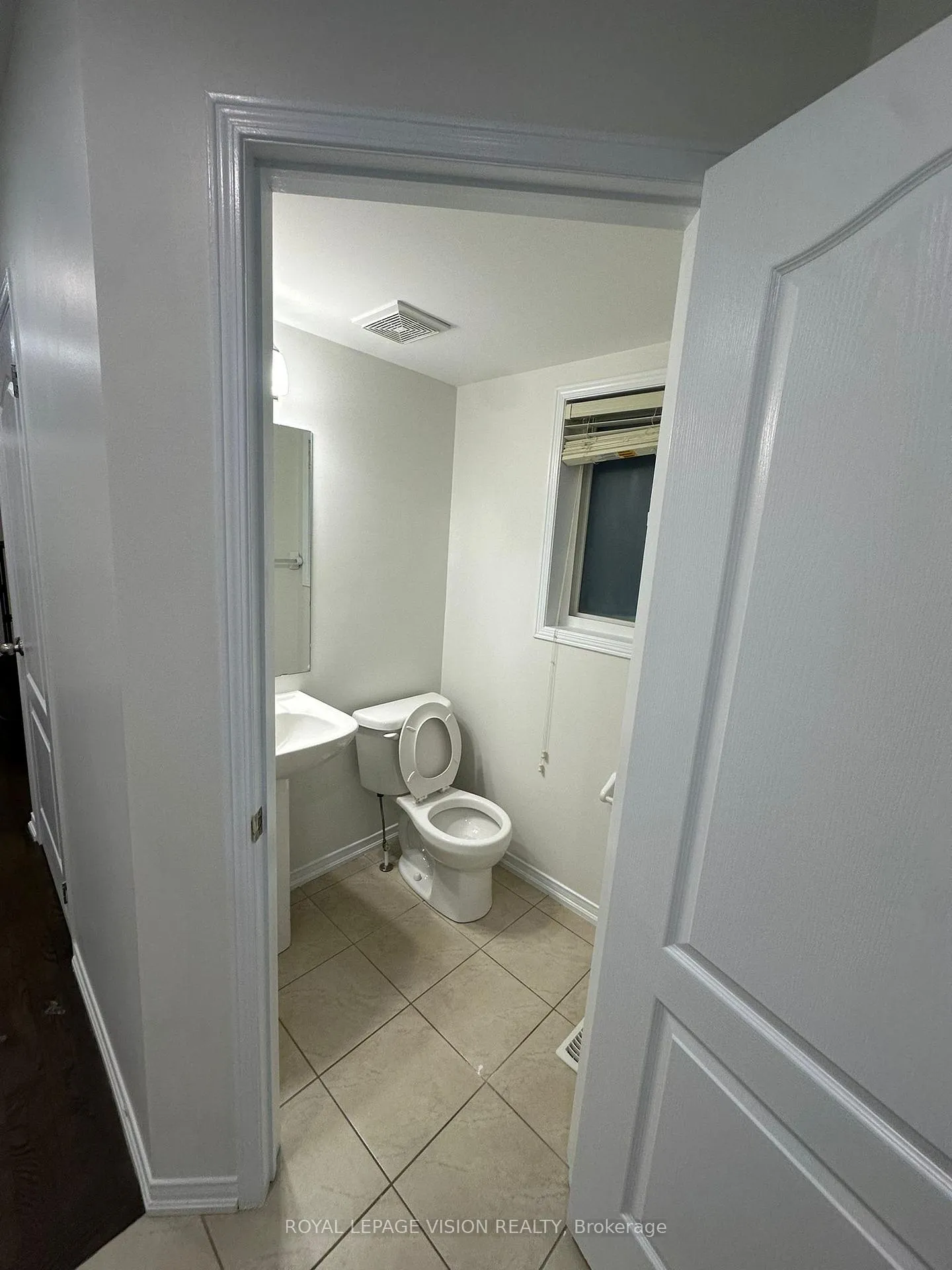 Photo 44 of 1930 Hunking Drive, Oshawa, Taunton — HOMEH