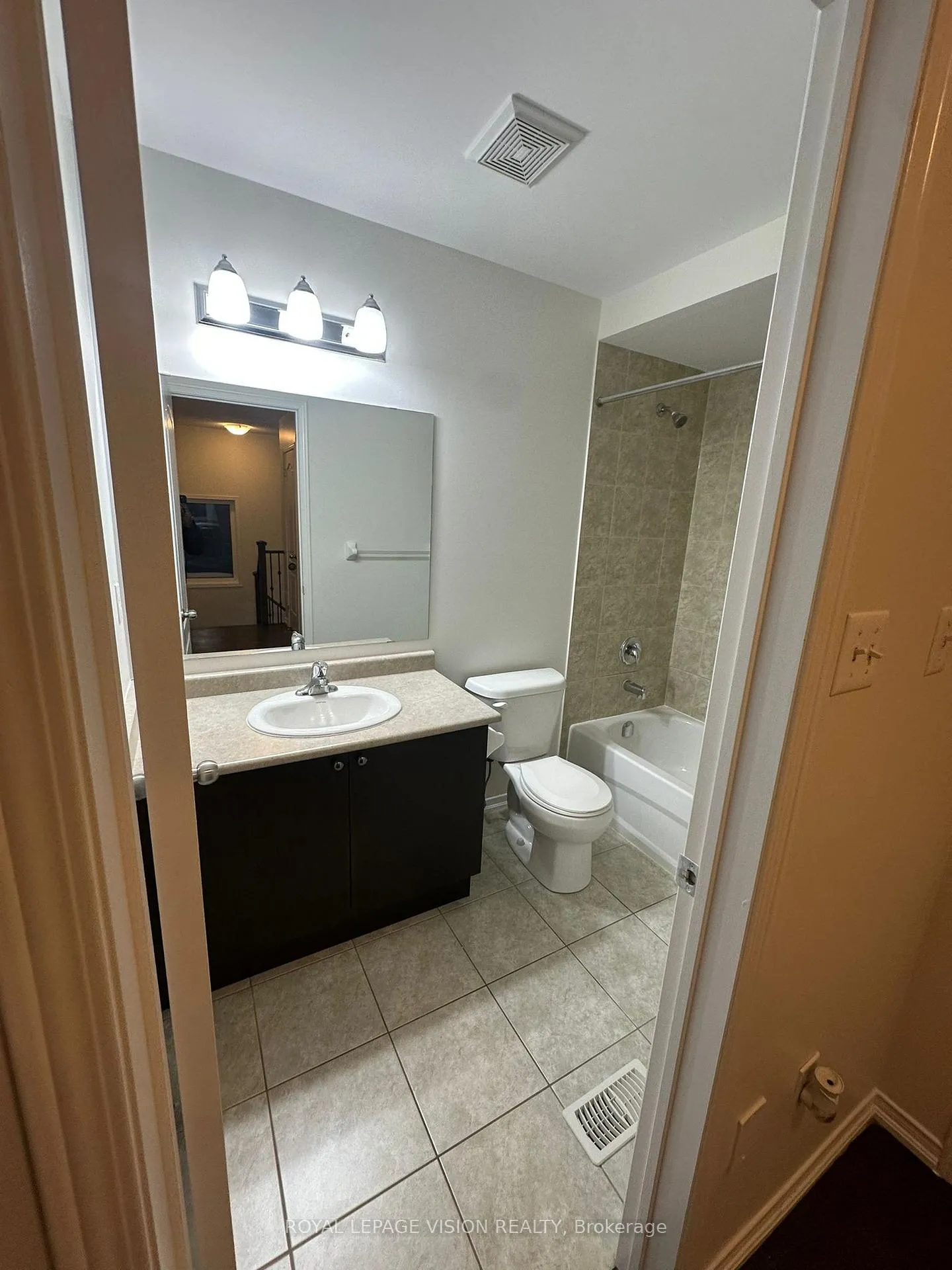 Photo 48 of 1930 Hunking Drive, Oshawa, Taunton — HOMEH