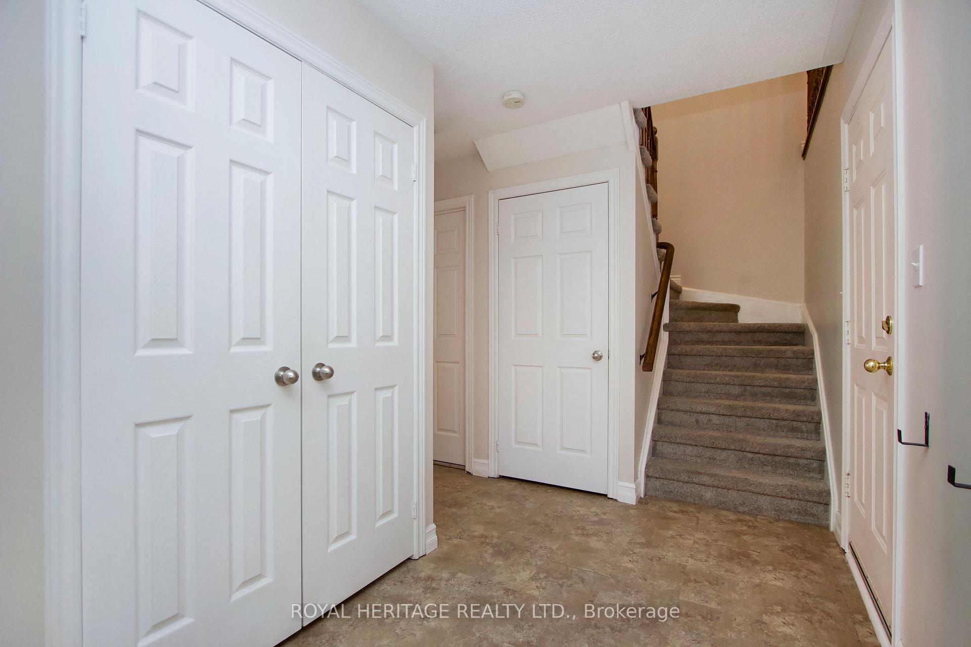Photo 5 of 55 Hearthstone Crescent, Clarington, Courtice — HOMEH
