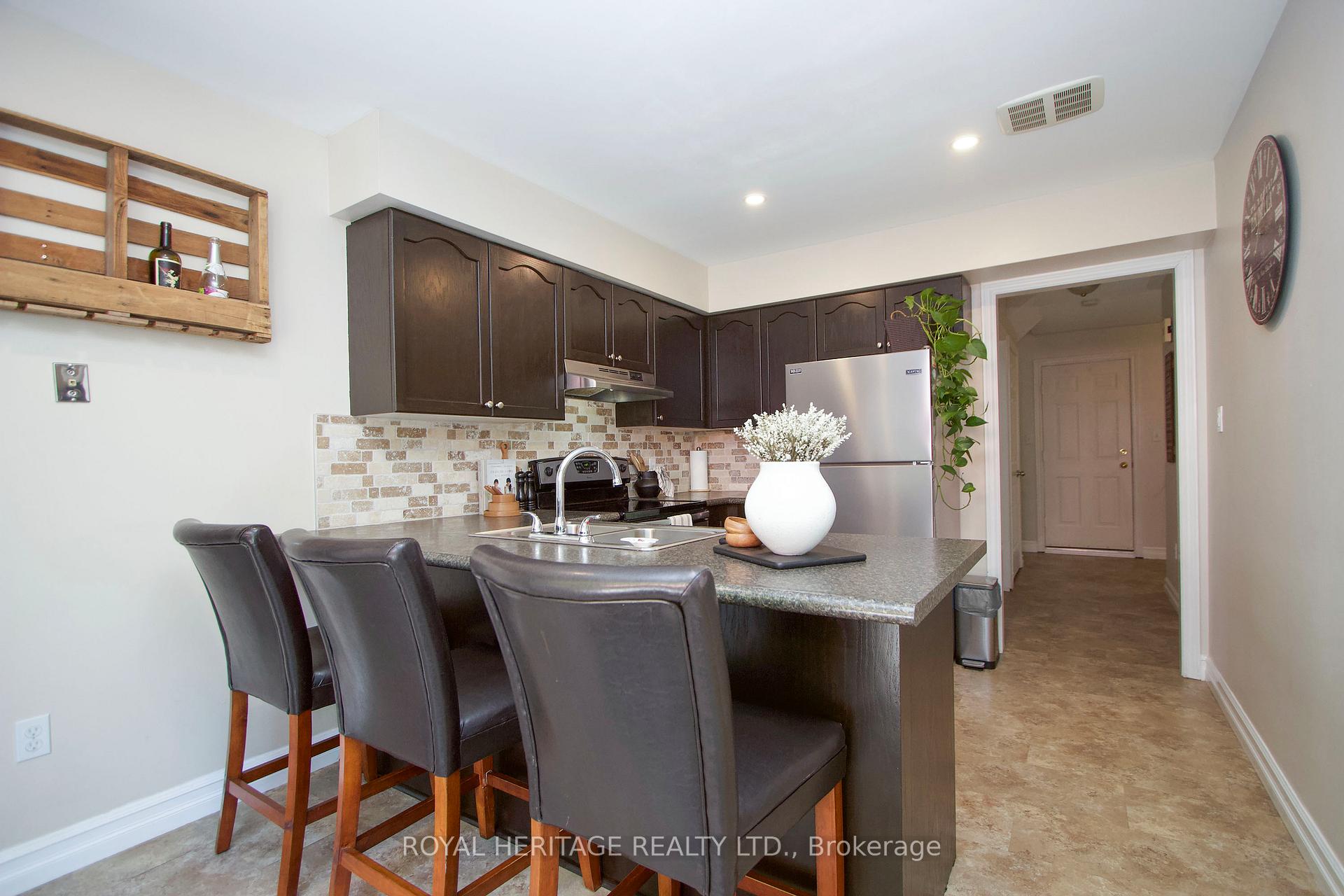 Photo 8 of 55 Hearthstone Crescent, Clarington, Courtice — HOMEH
