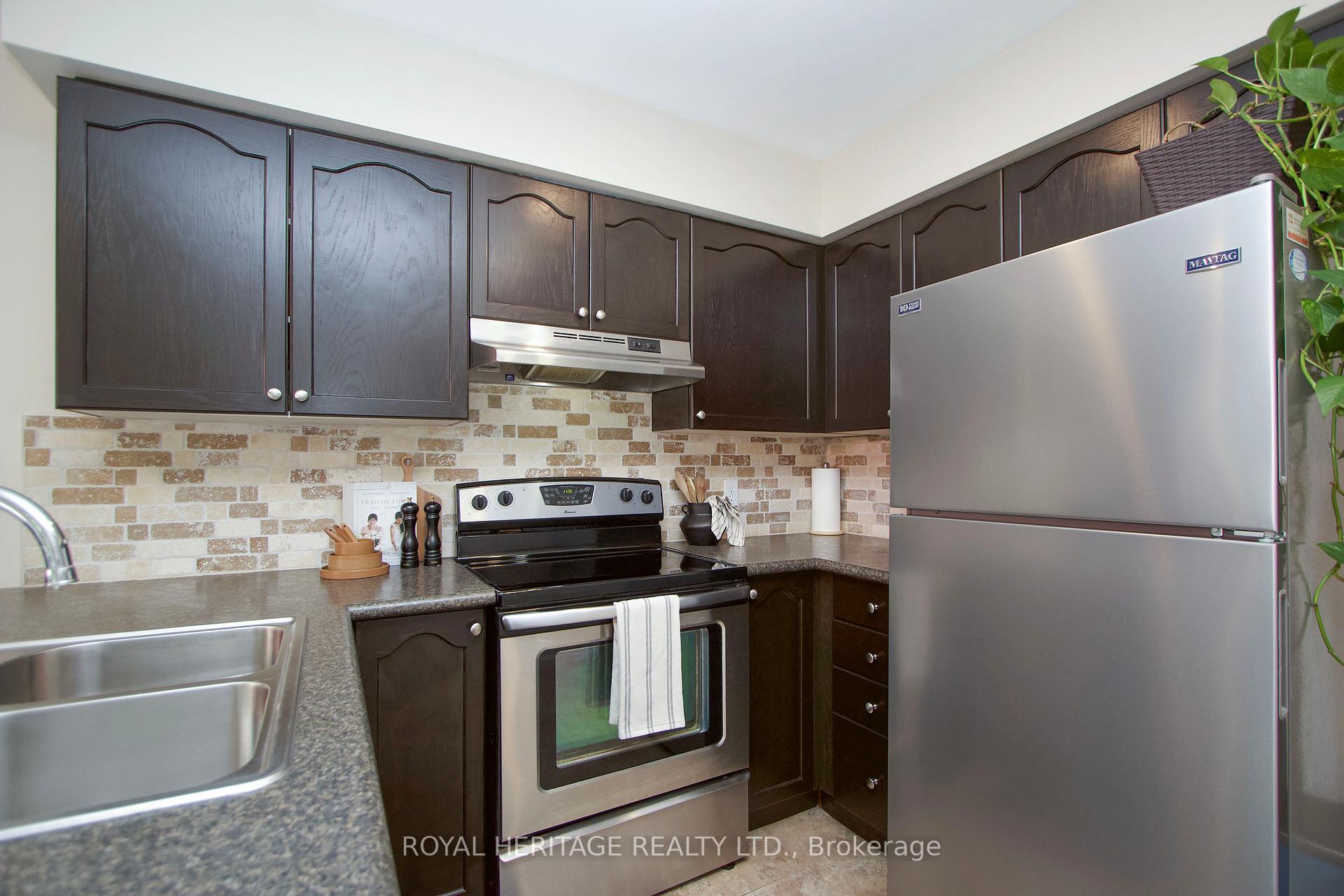 Photo 10 of 55 Hearthstone Crescent, Clarington, Courtice — HOMEH