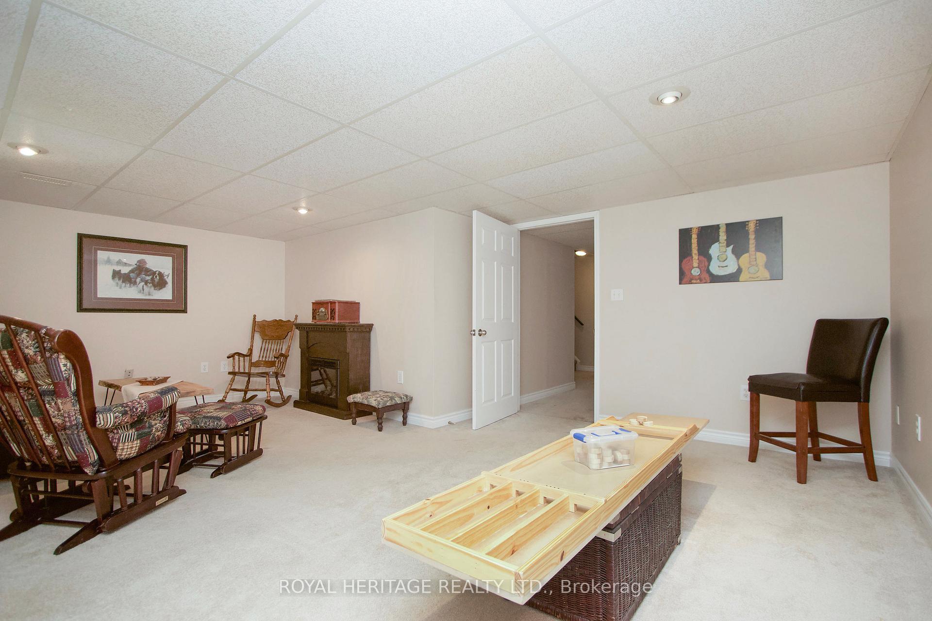 Photo 23 of 55 Hearthstone Crescent, Clarington, Courtice — HOMEH