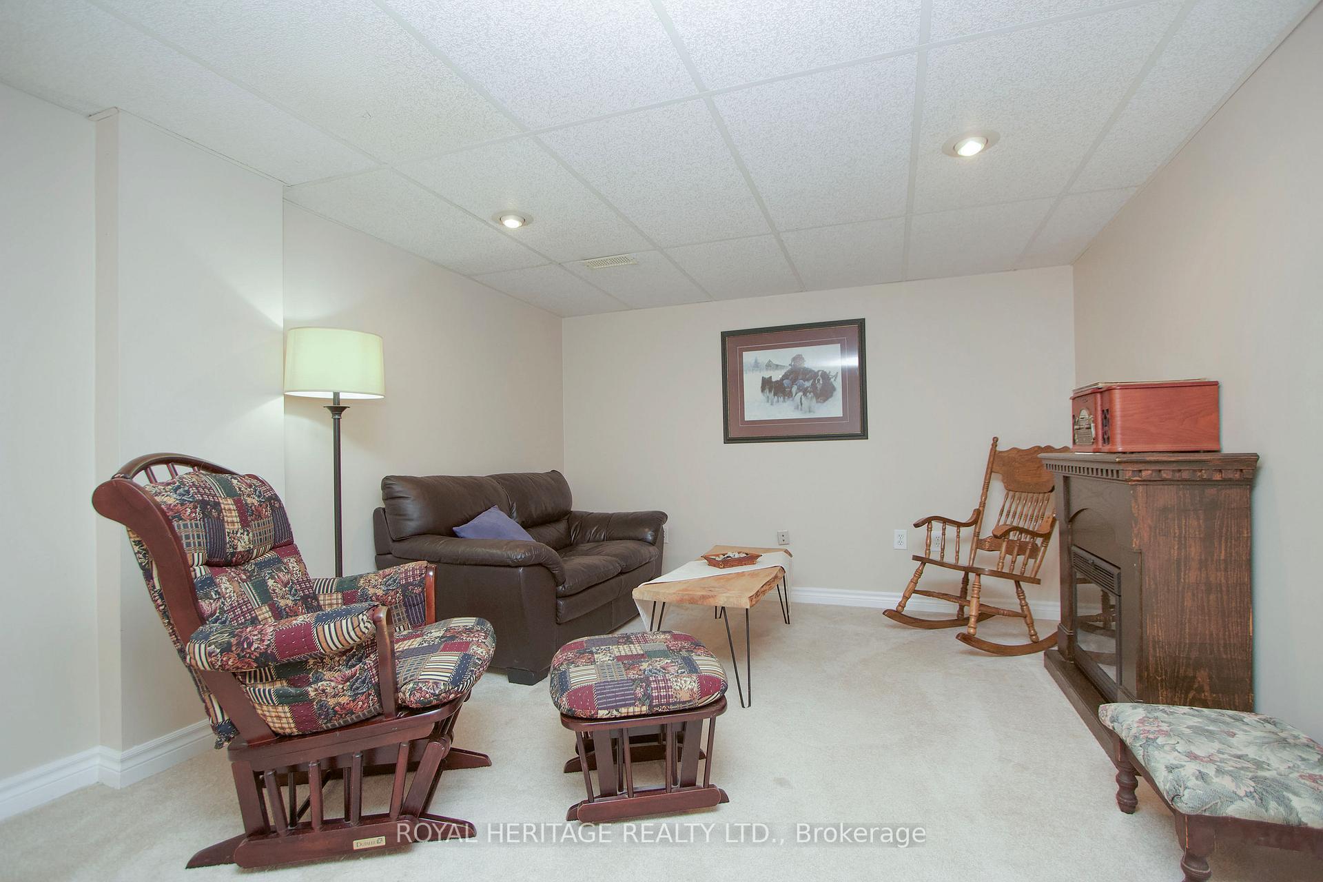 Photo 24 of 55 Hearthstone Crescent, Clarington, Courtice — HOMEH