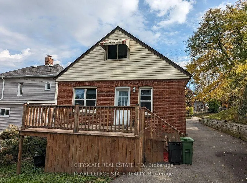 Photo 3 of Unit Upper, 228 Bell Avenue, Hamilton, Bartonville — HOMEH