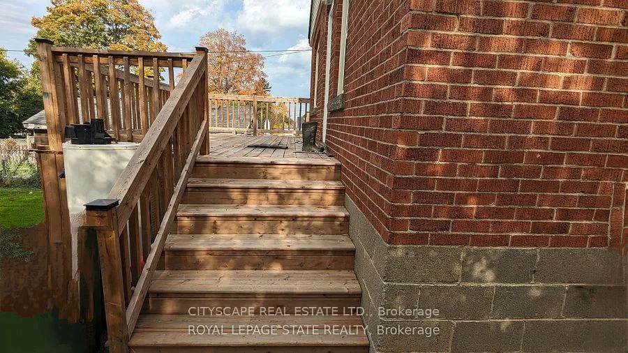 Photo 4 of Unit Upper, 228 Bell Avenue, Hamilton, Bartonville — HOMEH