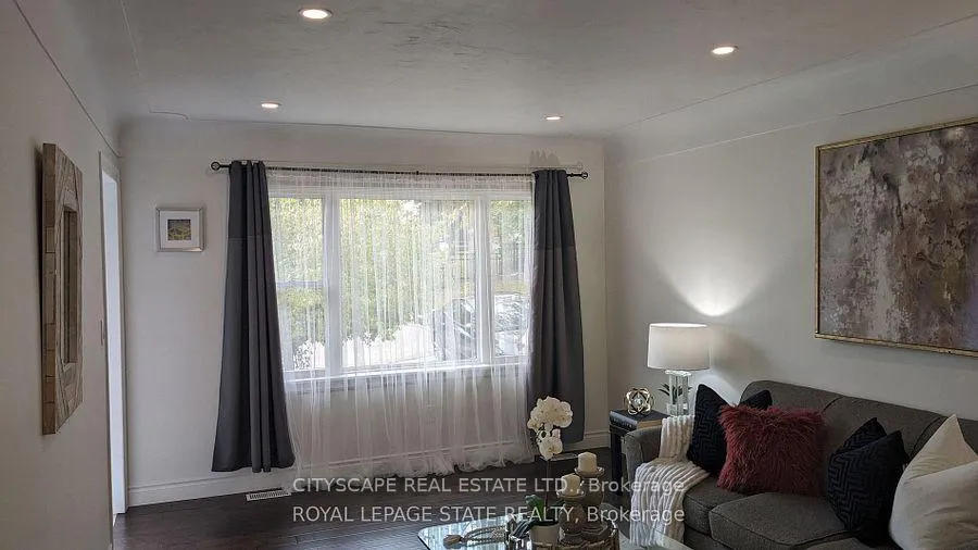 Photo 8 of Unit Upper, 228 Bell Avenue, Hamilton, Bartonville — HOMEH