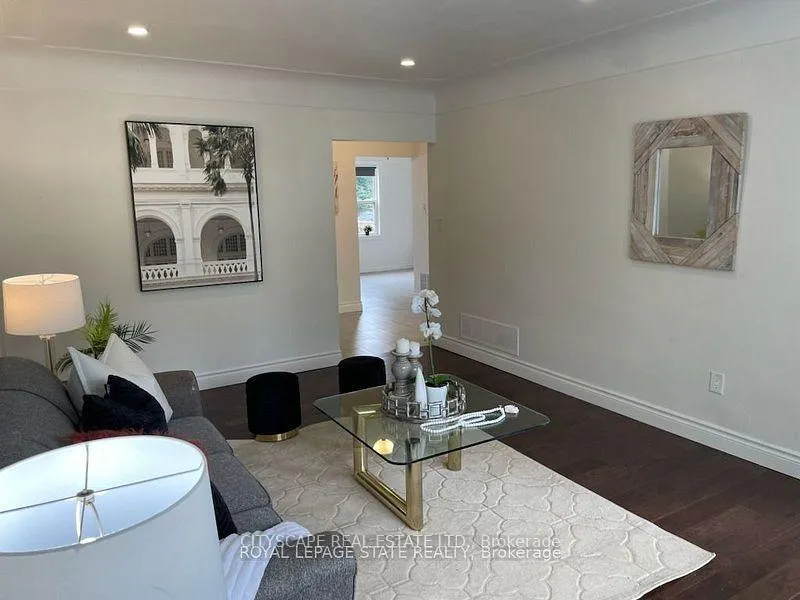 Photo 9 of Unit Upper, 228 Bell Avenue, Hamilton, Bartonville — HOMEH