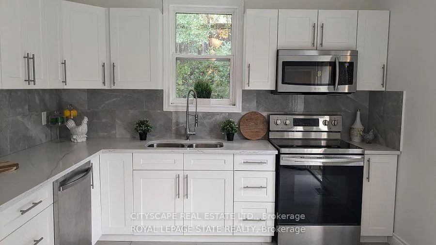 Photo 17 of Unit Upper, 228 Bell Avenue, Hamilton, Bartonville — HOMEH