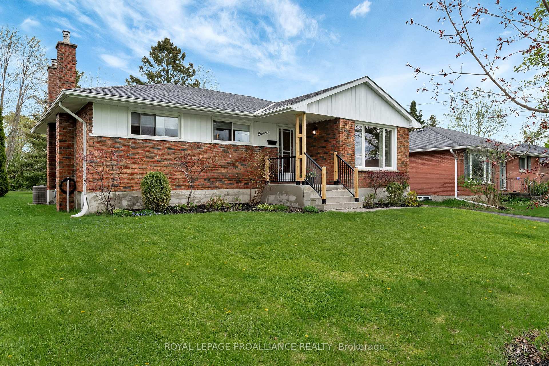 Photo 2 of 11 Adrian Street, Belleville, Belleville Ward — HOMEH