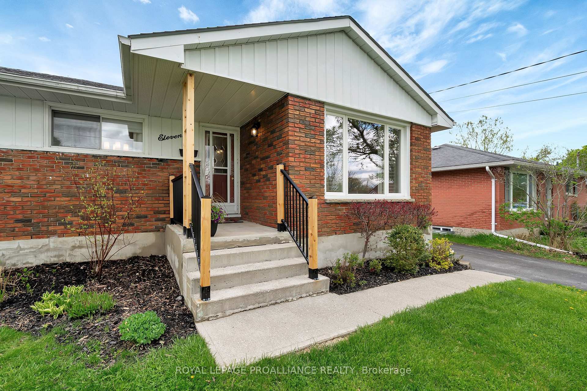Photo 4 of 11 Adrian Street, Belleville, Belleville Ward — HOMEH