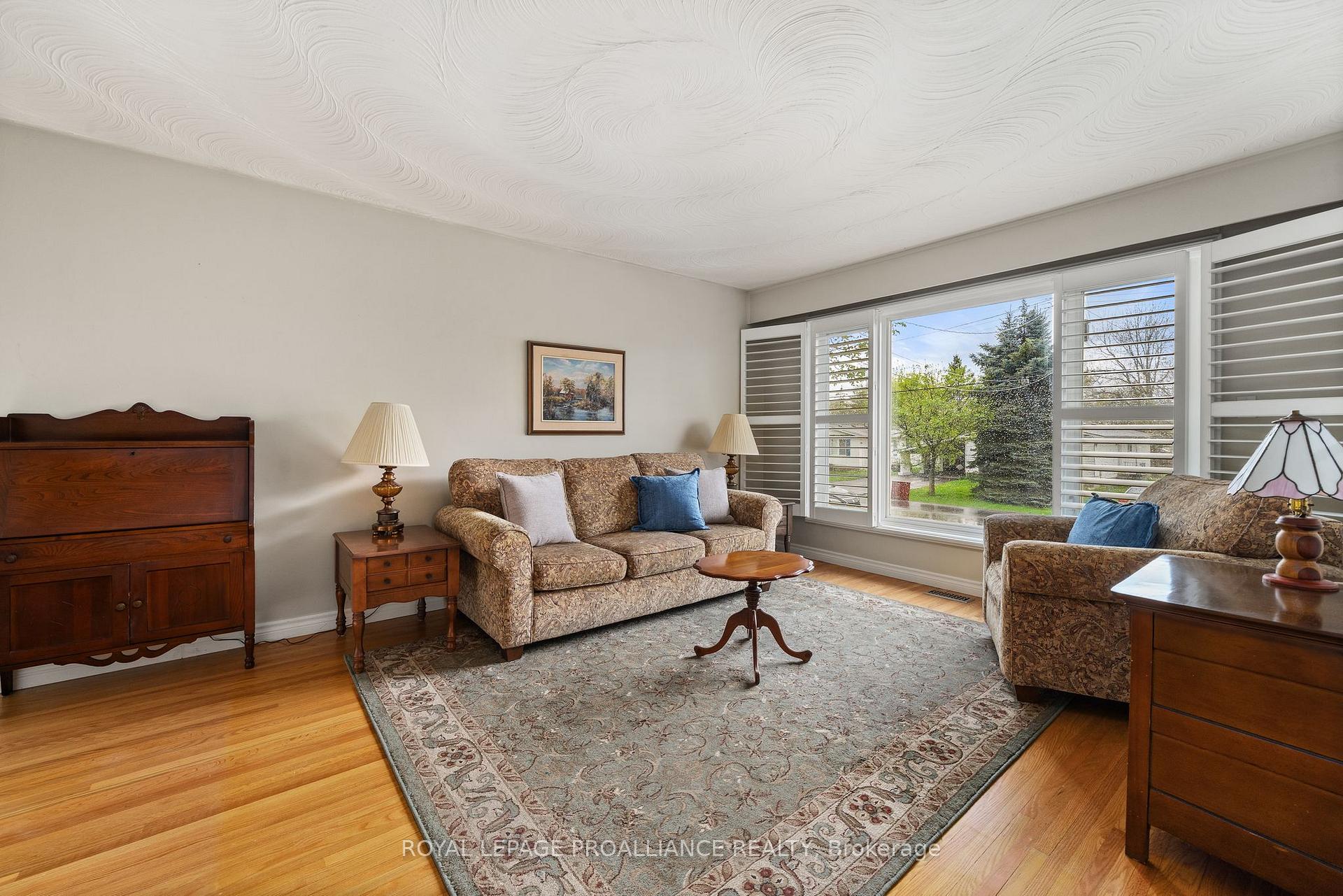 Photo 6 of 11 Adrian Street, Belleville, Belleville Ward — HOMEH