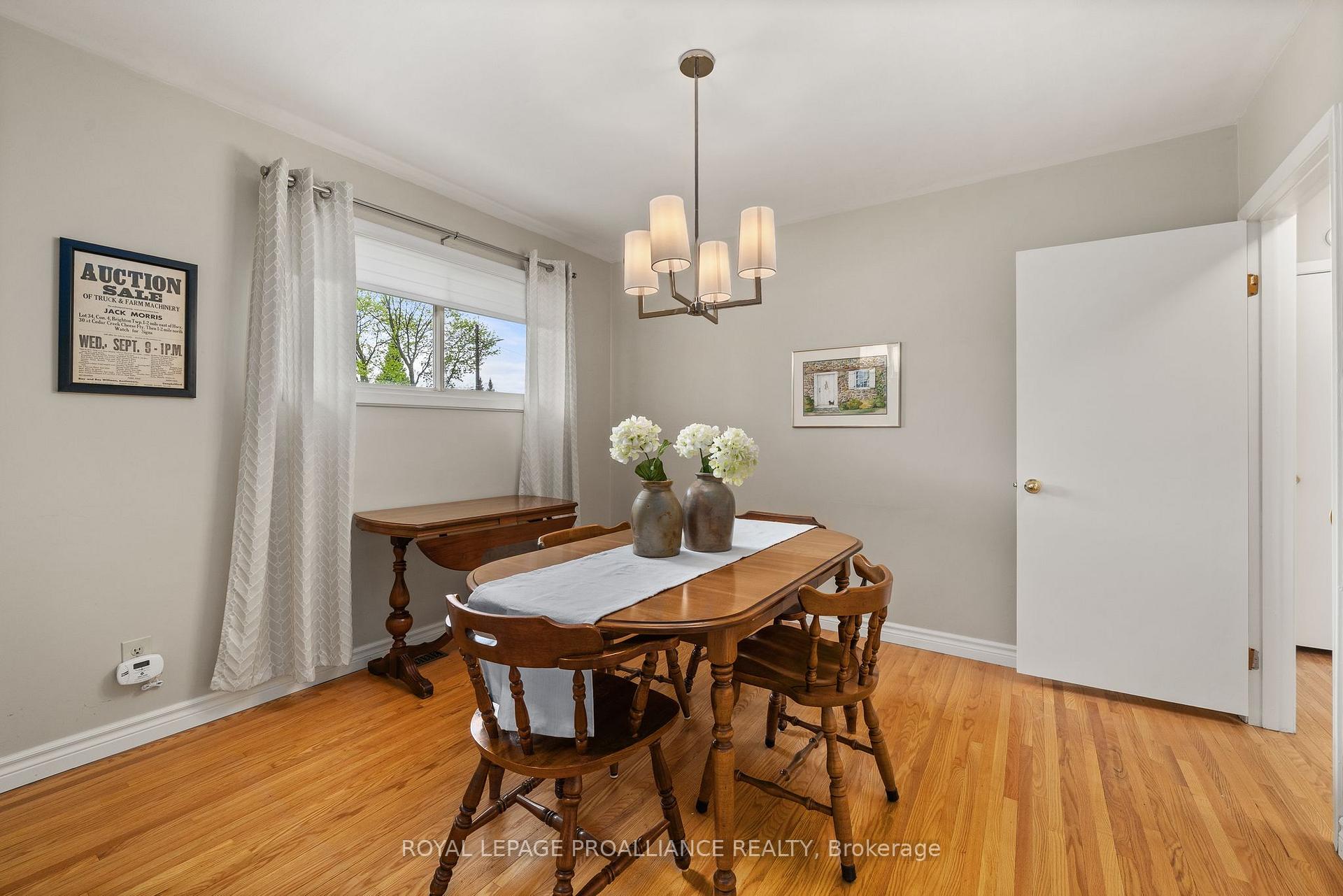 Photo 9 of 11 Adrian Street, Belleville, Belleville Ward — HOMEH