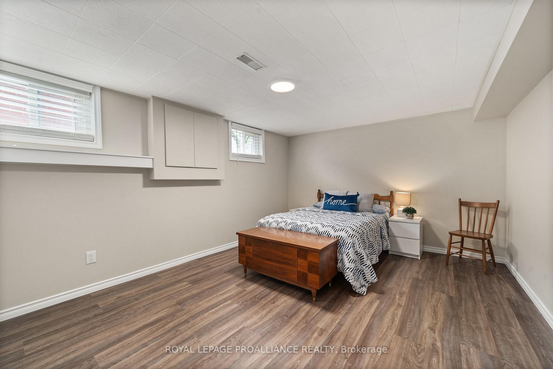 Photo 21 of 11 Adrian Street, Belleville, Belleville Ward — HOMEH