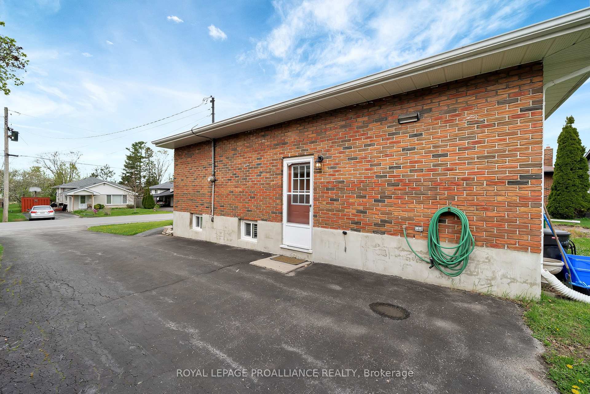 Photo 29 of 11 Adrian Street, Belleville, Belleville Ward — HOMEH