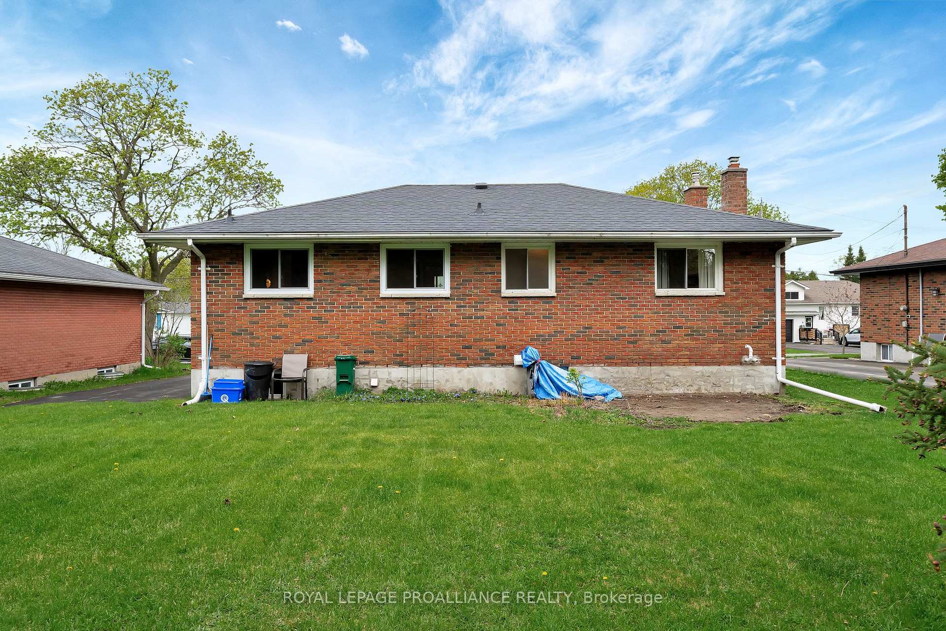 Photo 31 of 11 Adrian Street, Belleville, Belleville Ward — HOMEH