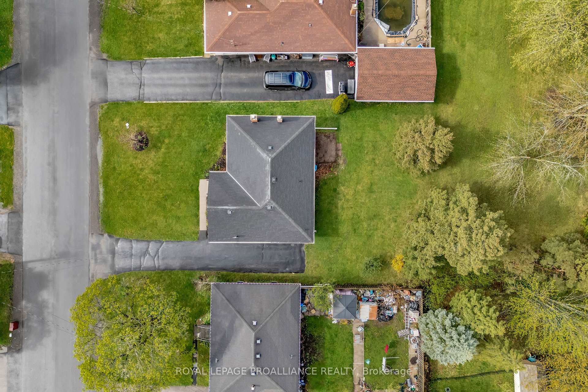 Photo 34 of 11 Adrian Street, Belleville, Belleville Ward — HOMEH