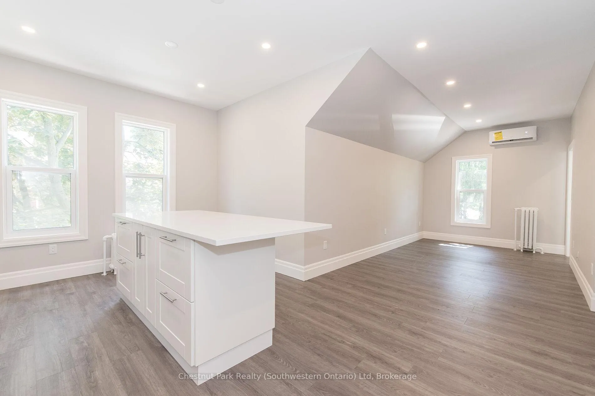 Photo 8 of Unit 3, 113 Young Street, Kitchener — HOMEH