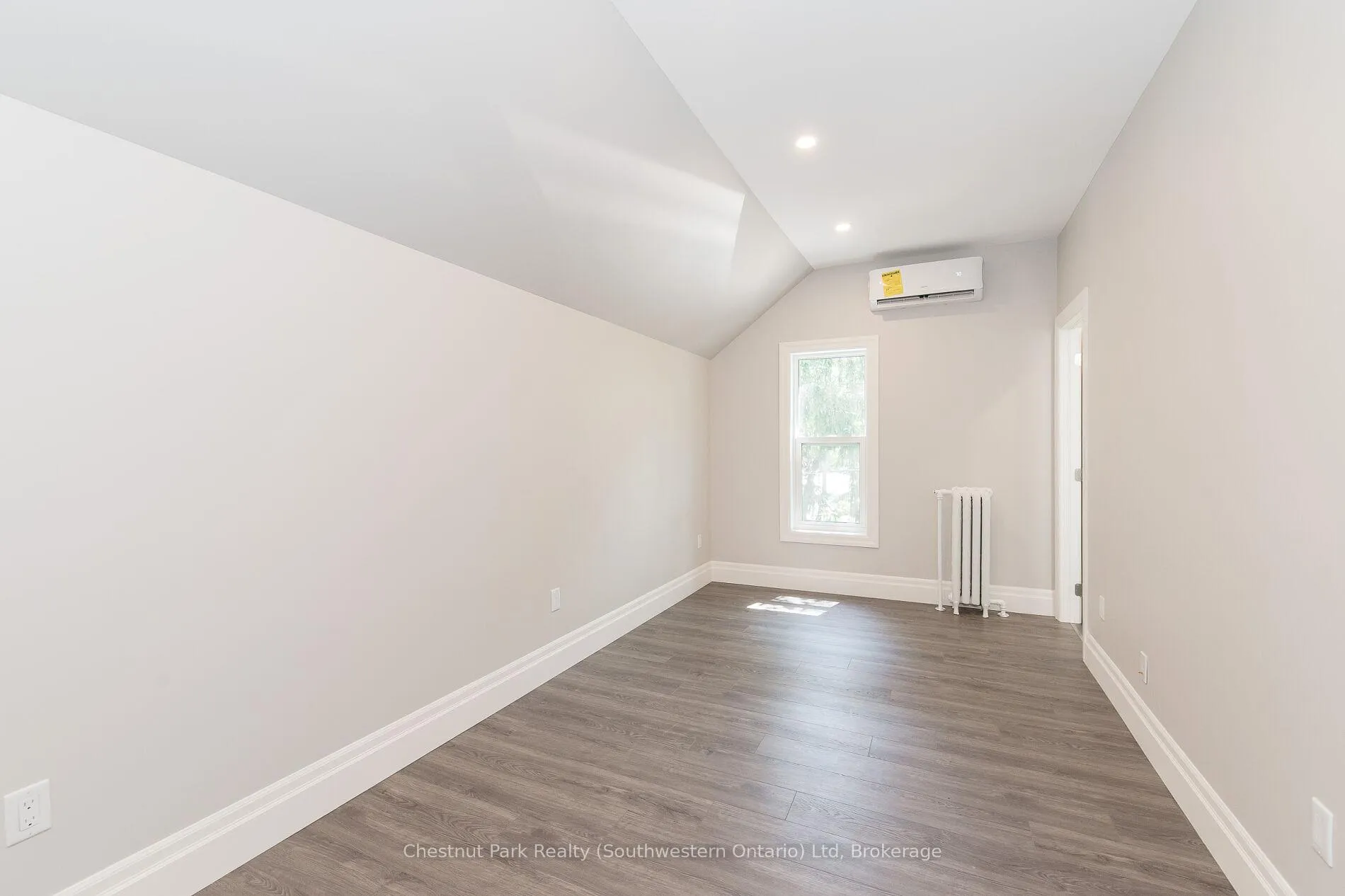 Photo 9 of Unit 3, 113 Young Street, Kitchener — HOMEH