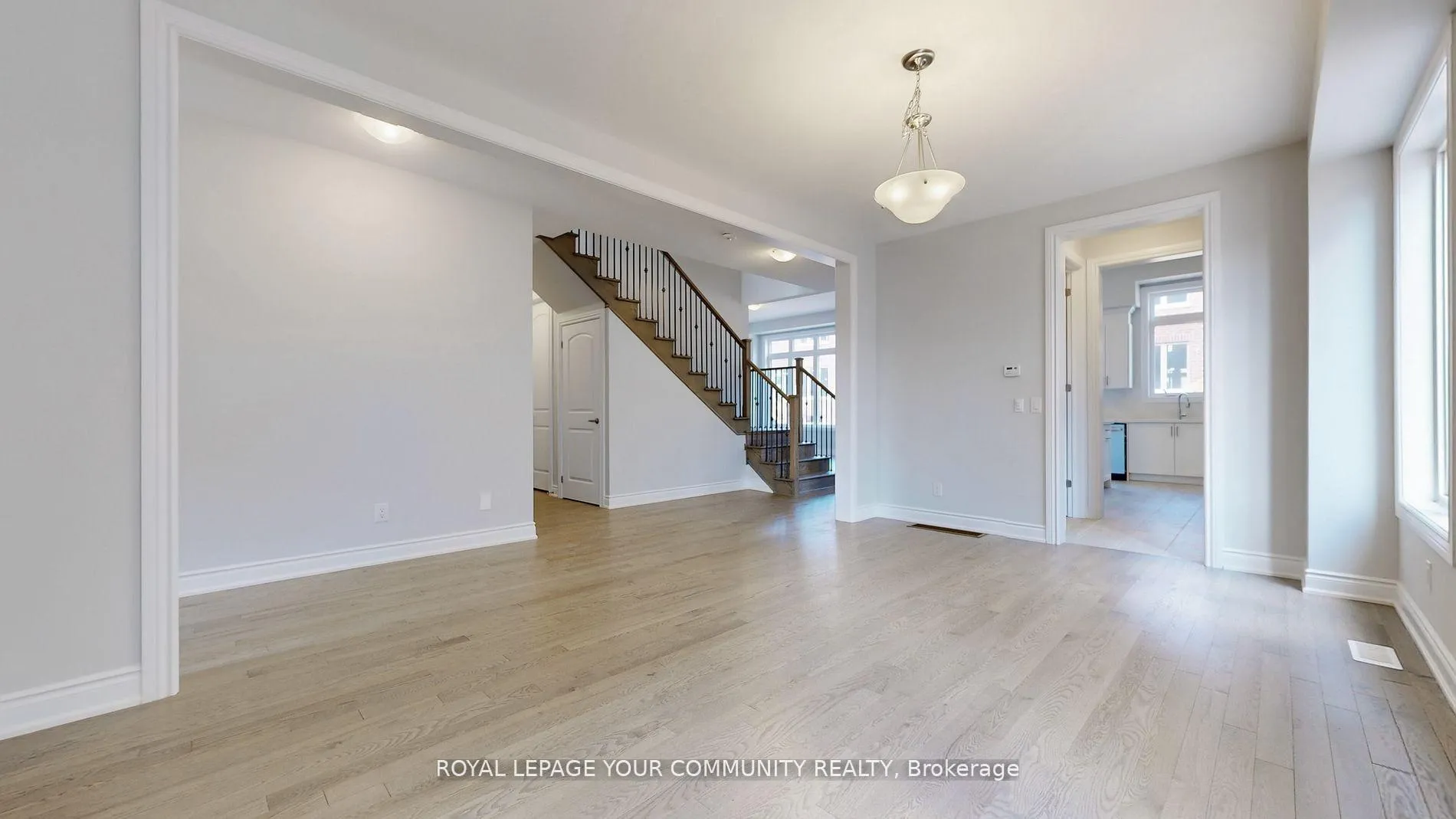 Photo 4 of 158 Harvey Bunker Crescent, Markham, Angus Glen — HOMEH