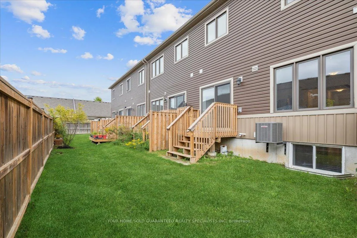 Photo 19 of 64 Cosmopolitan Common, St. Catharines, Carlton/Bunting — HOMEH