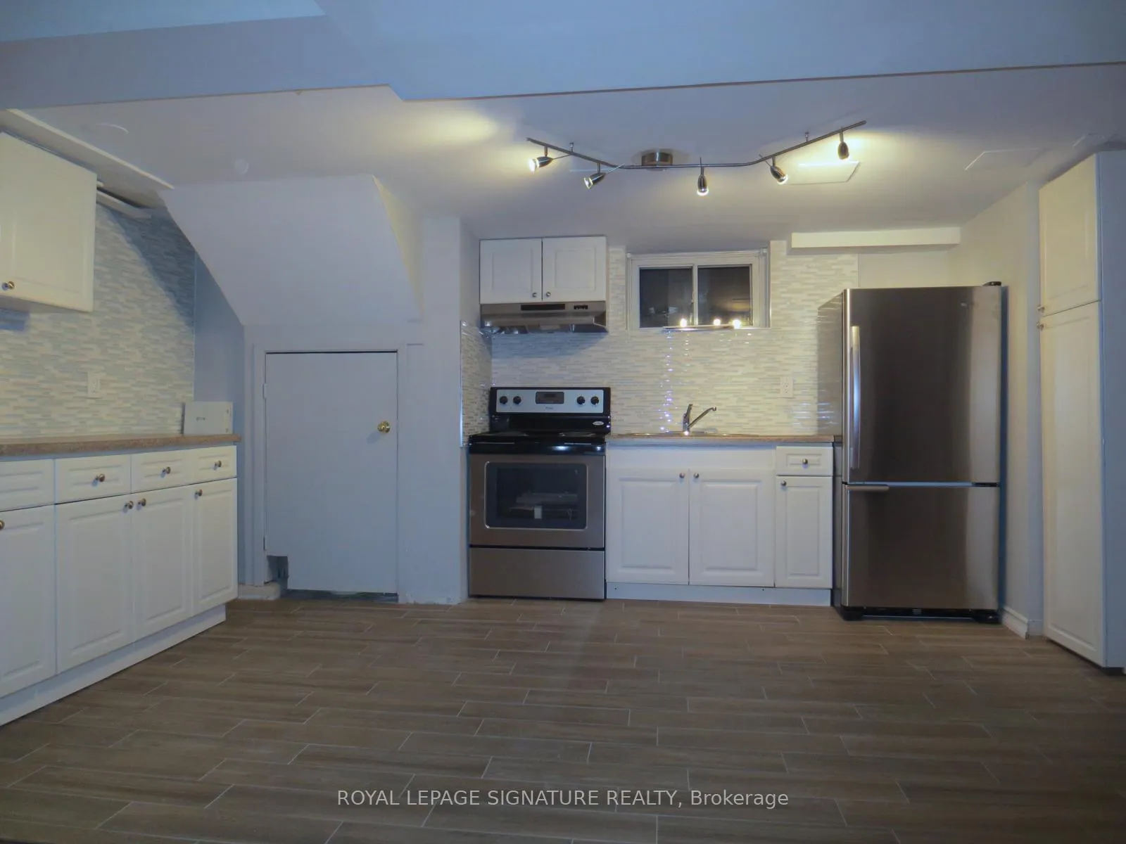 Photo 6 of 54 Tulloch Drive, Ajax, South East — HOMEH