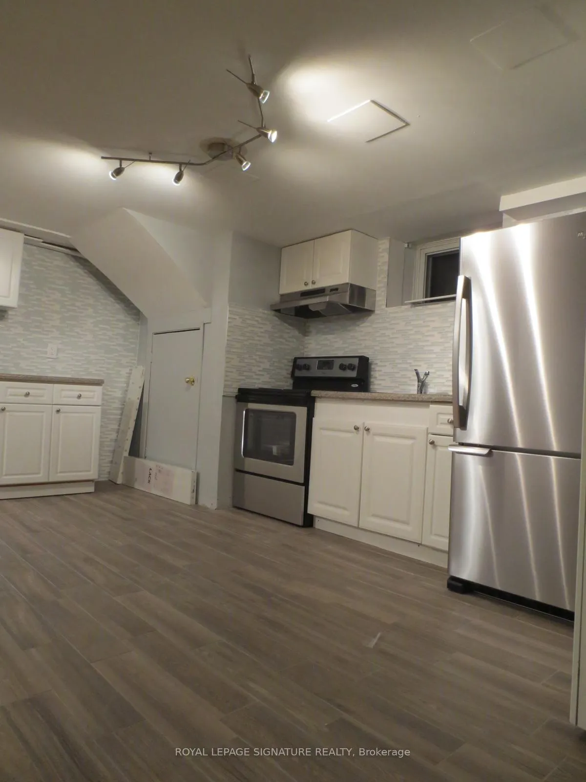 Photo 7 of 54 Tulloch Drive, Ajax, South East — HOMEH