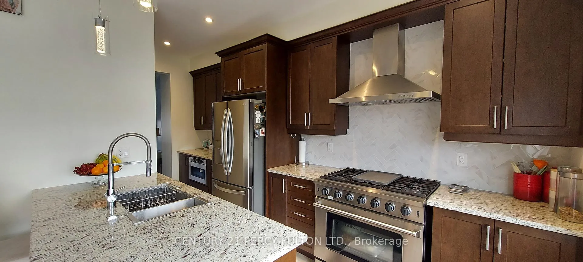 Photo 6 of 827 Atwater Path, Oshawa, Lakeview — HOMEH