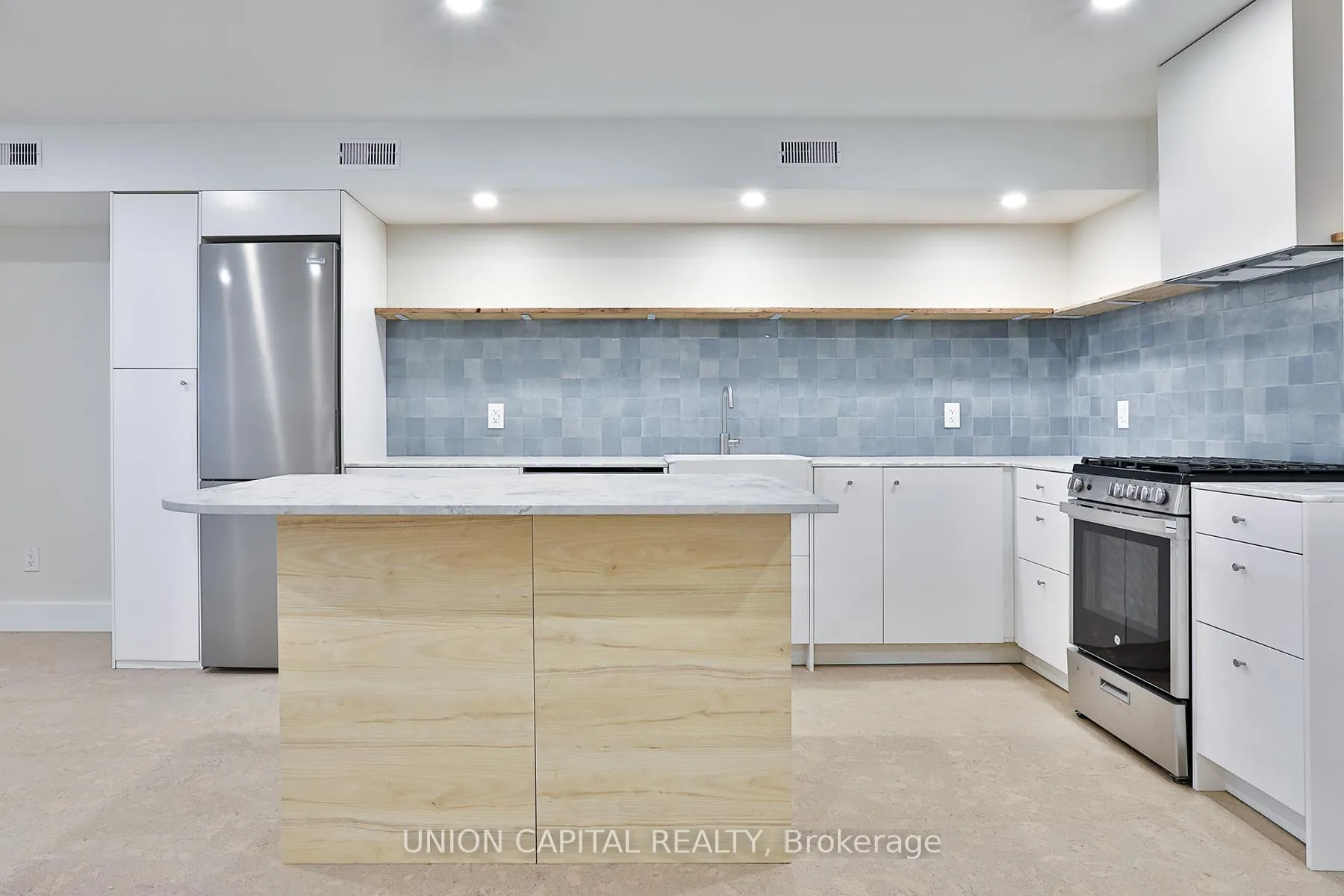 Front of Unit C, 278 Lisgar Street