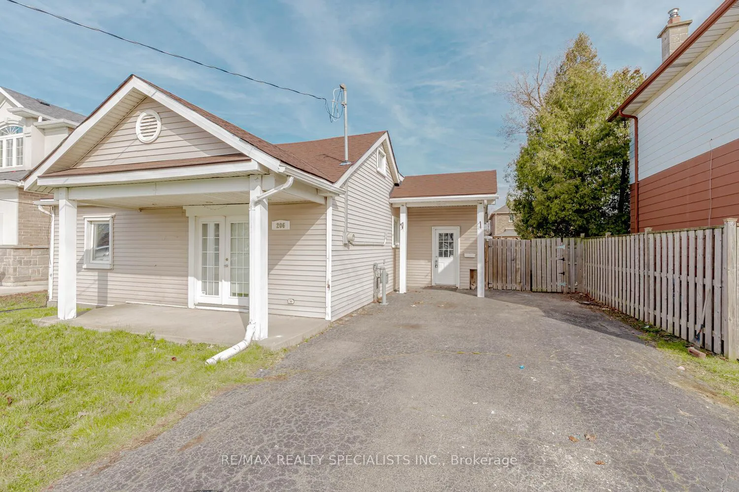 Photo 3 of 206 Green Road, Hamilton, Stoney Creek — HOMEH