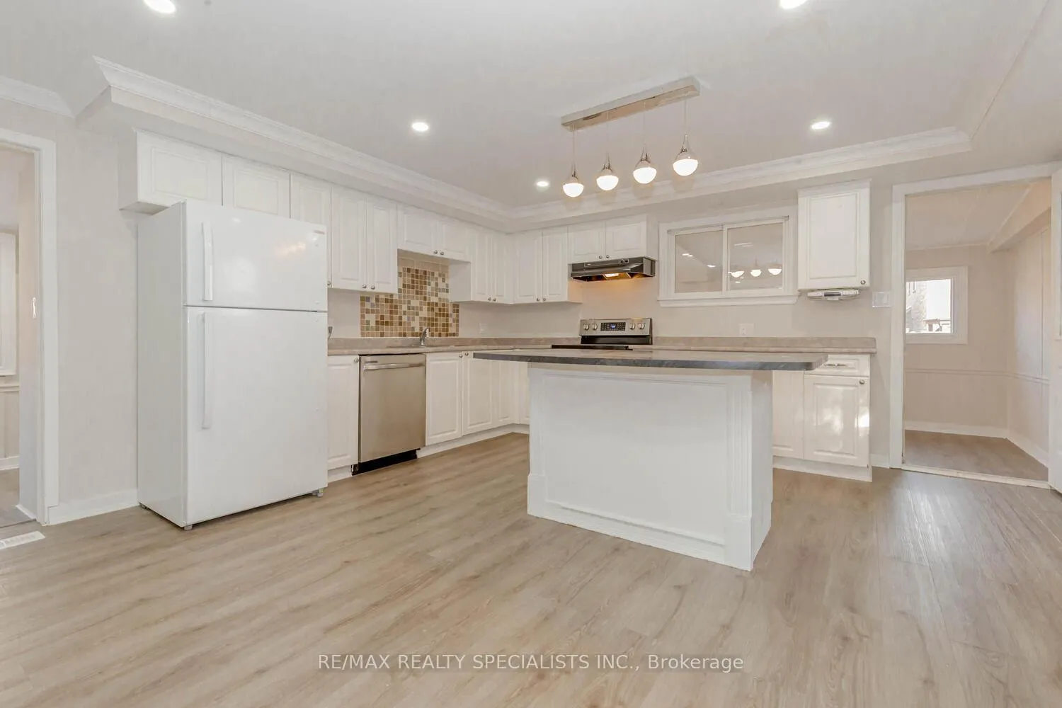 Photo 7 of 206 Green Road, Hamilton, Stoney Creek — HOMEH