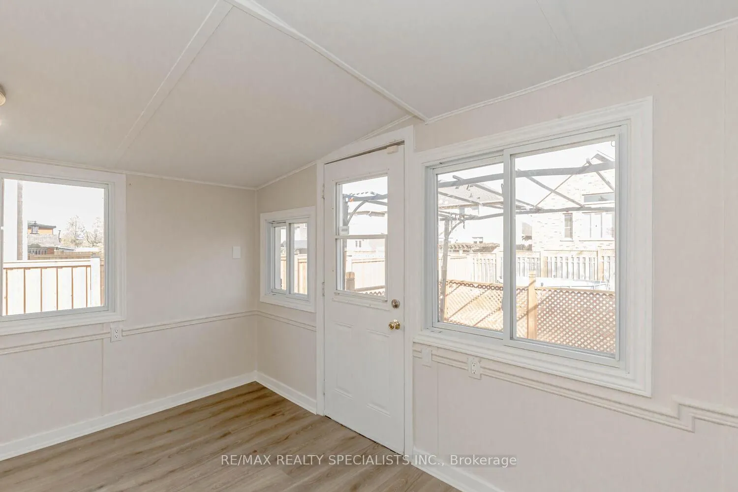Photo 16 of 206 Green Road, Hamilton, Stoney Creek — HOMEH