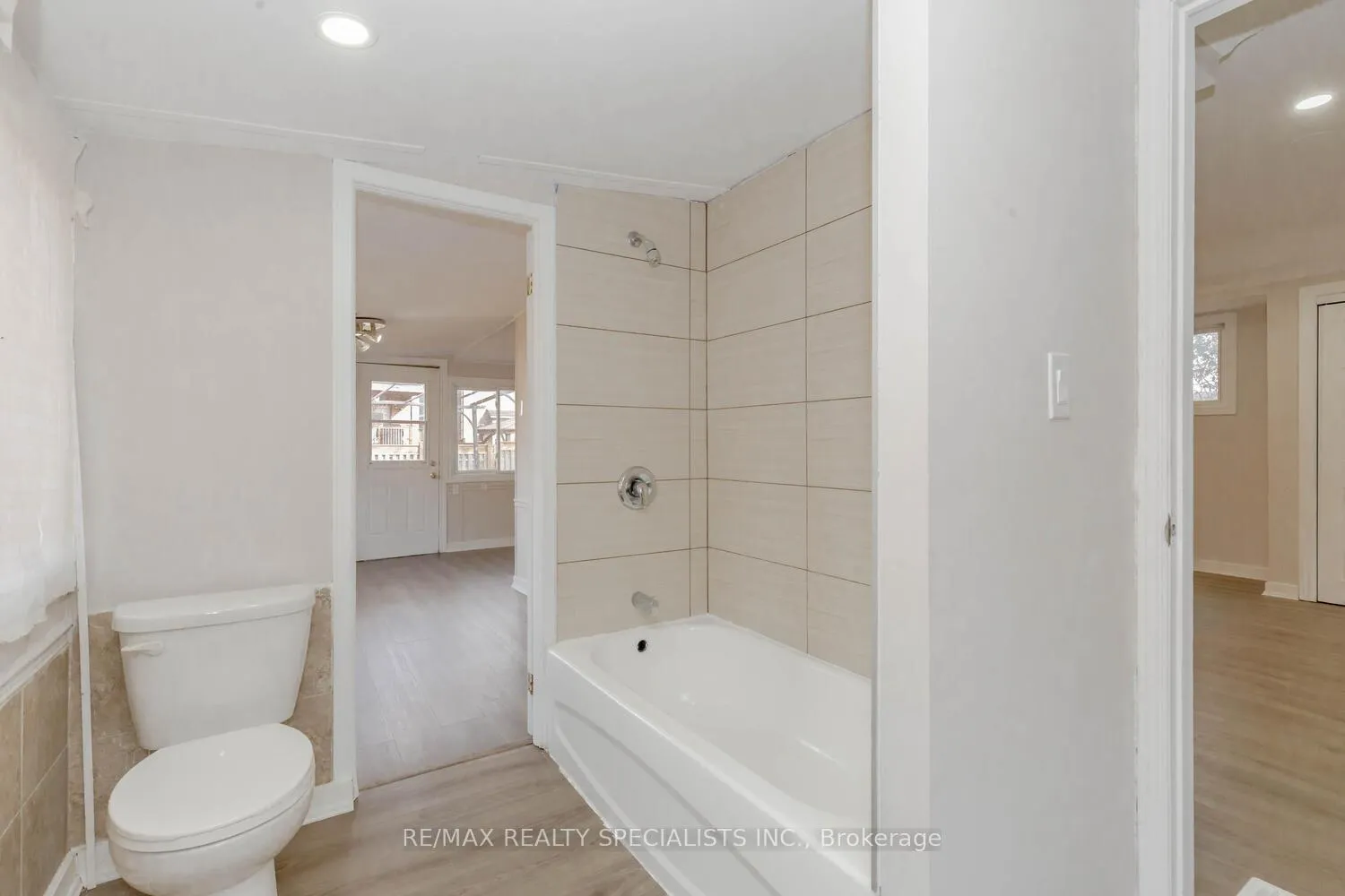 Photo 19 of 206 Green Road, Hamilton, Stoney Creek — HOMEH