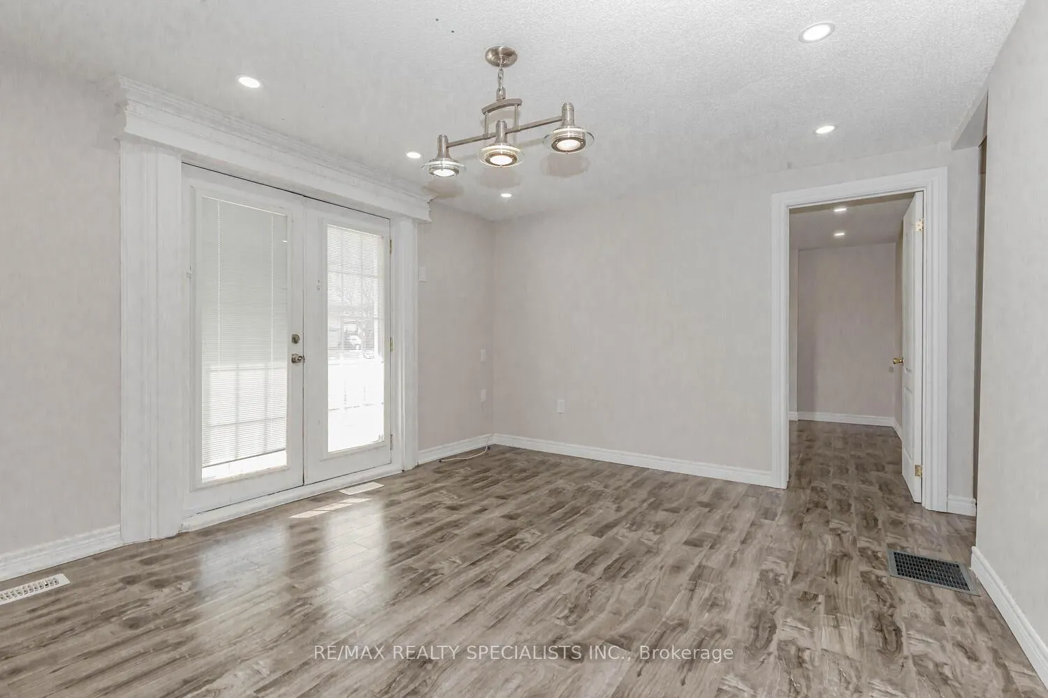 Photo 22 of 206 Green Road, Hamilton, Stoney Creek — HOMEH