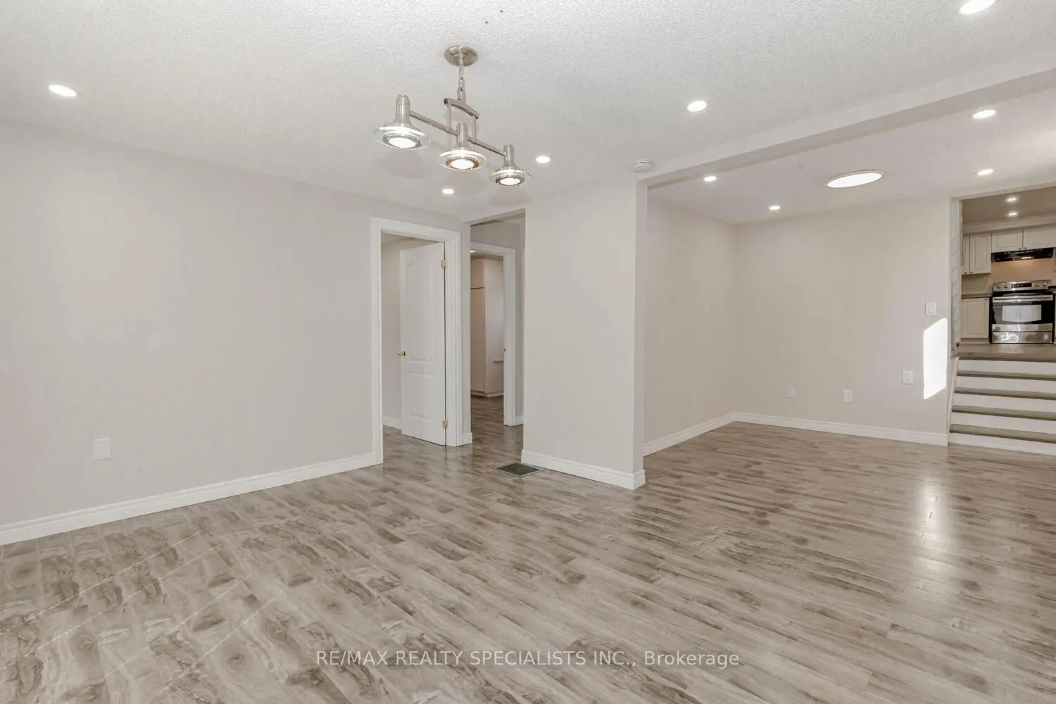 Photo 23 of 206 Green Road, Hamilton, Stoney Creek — HOMEH