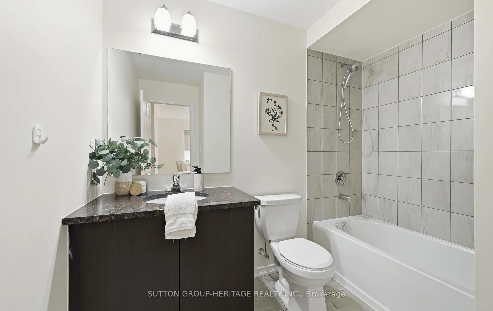 Photo 17 of 209 Danzatore Path, Oshawa, Windfields — HOMEH