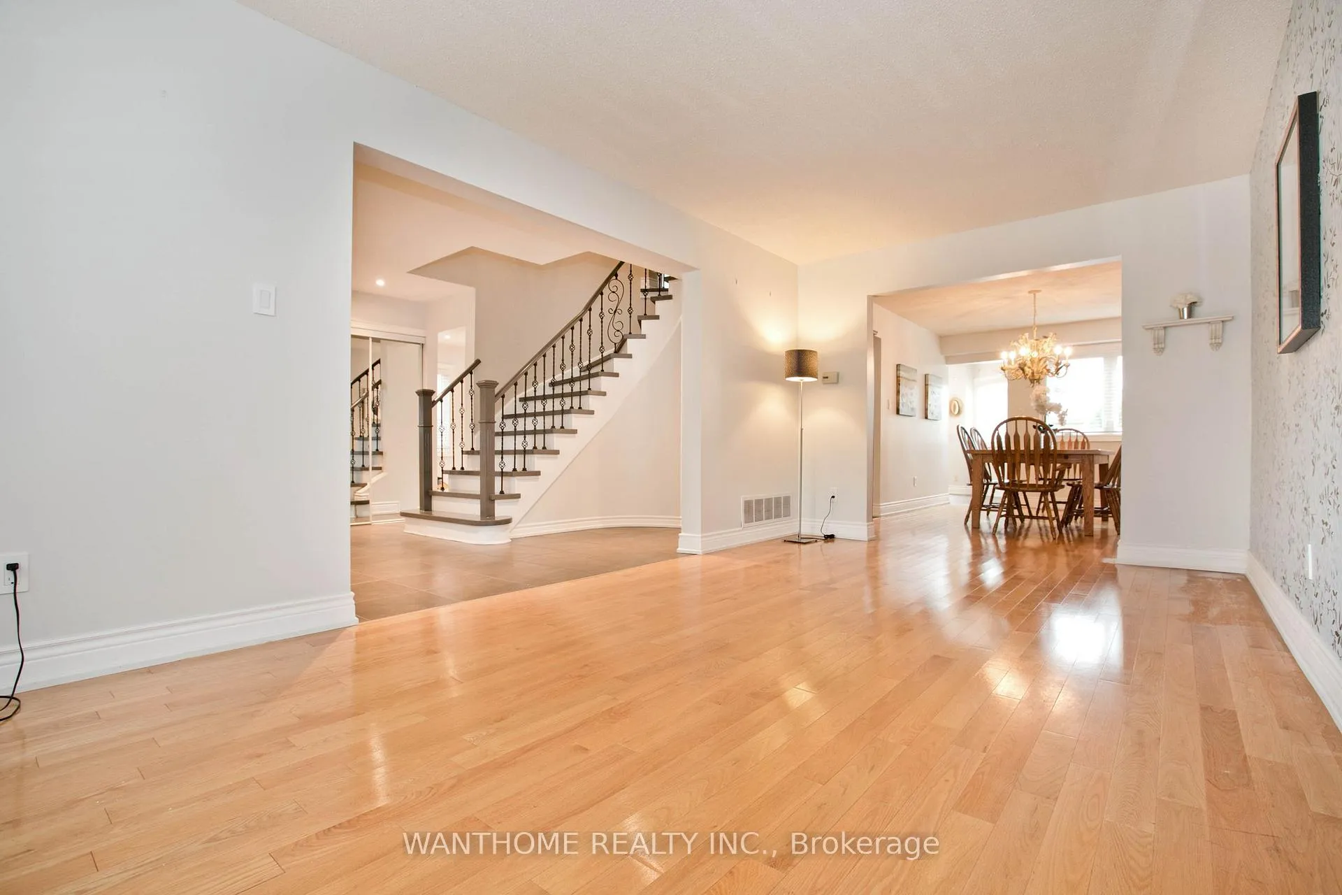 Photo 3 of 238 Larkin Avenue, Markham, Markham Village — HOMEH