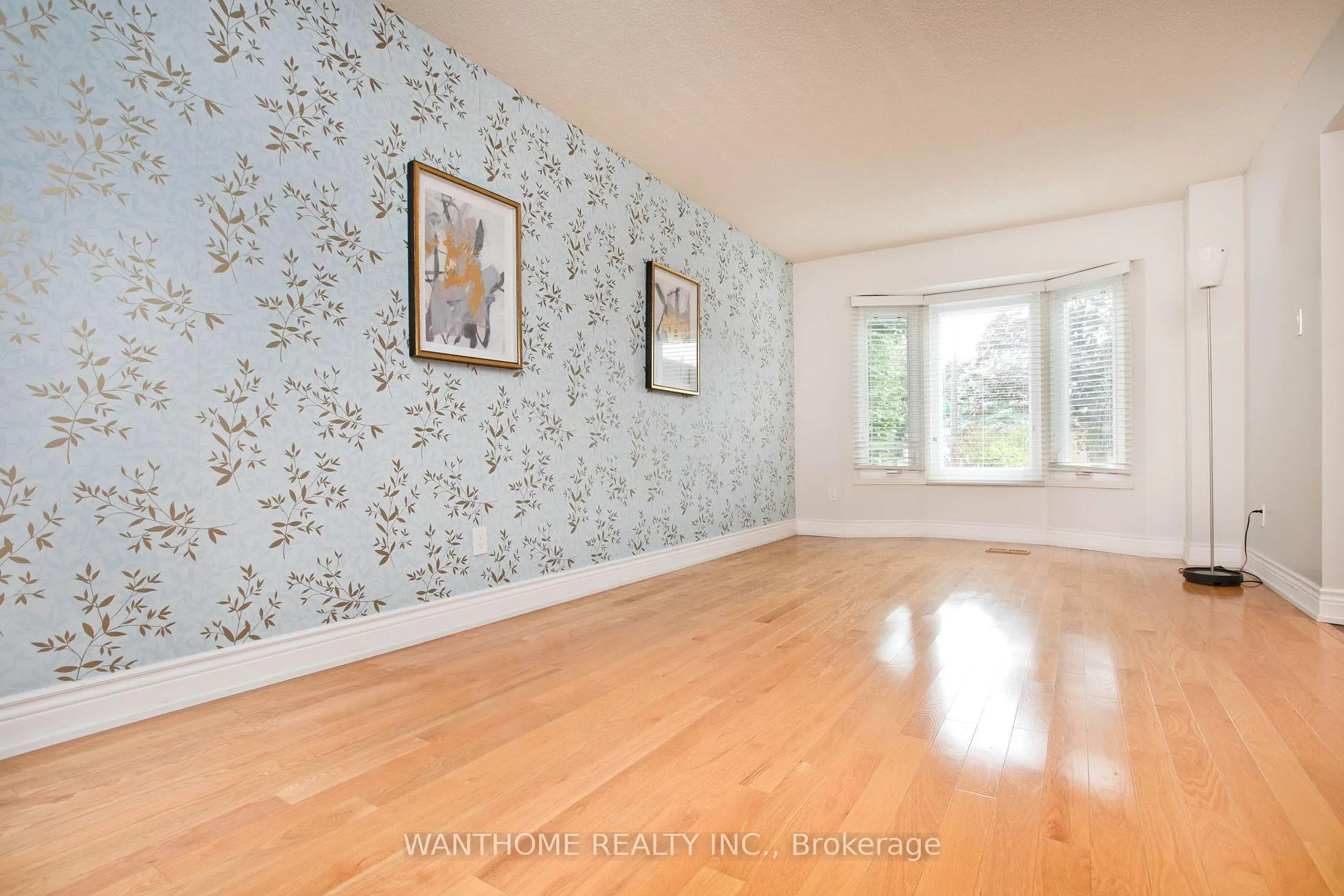 Photo 4 of 238 Larkin Avenue, Markham, Markham Village — HOMEH