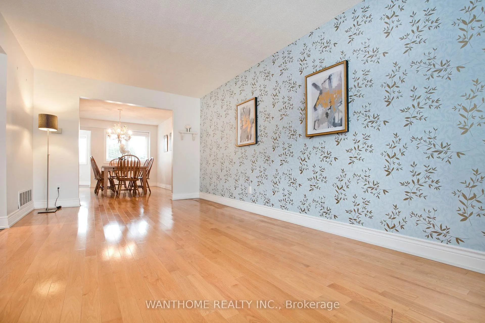 Photo 5 of 238 Larkin Avenue, Markham, Markham Village — HOMEH