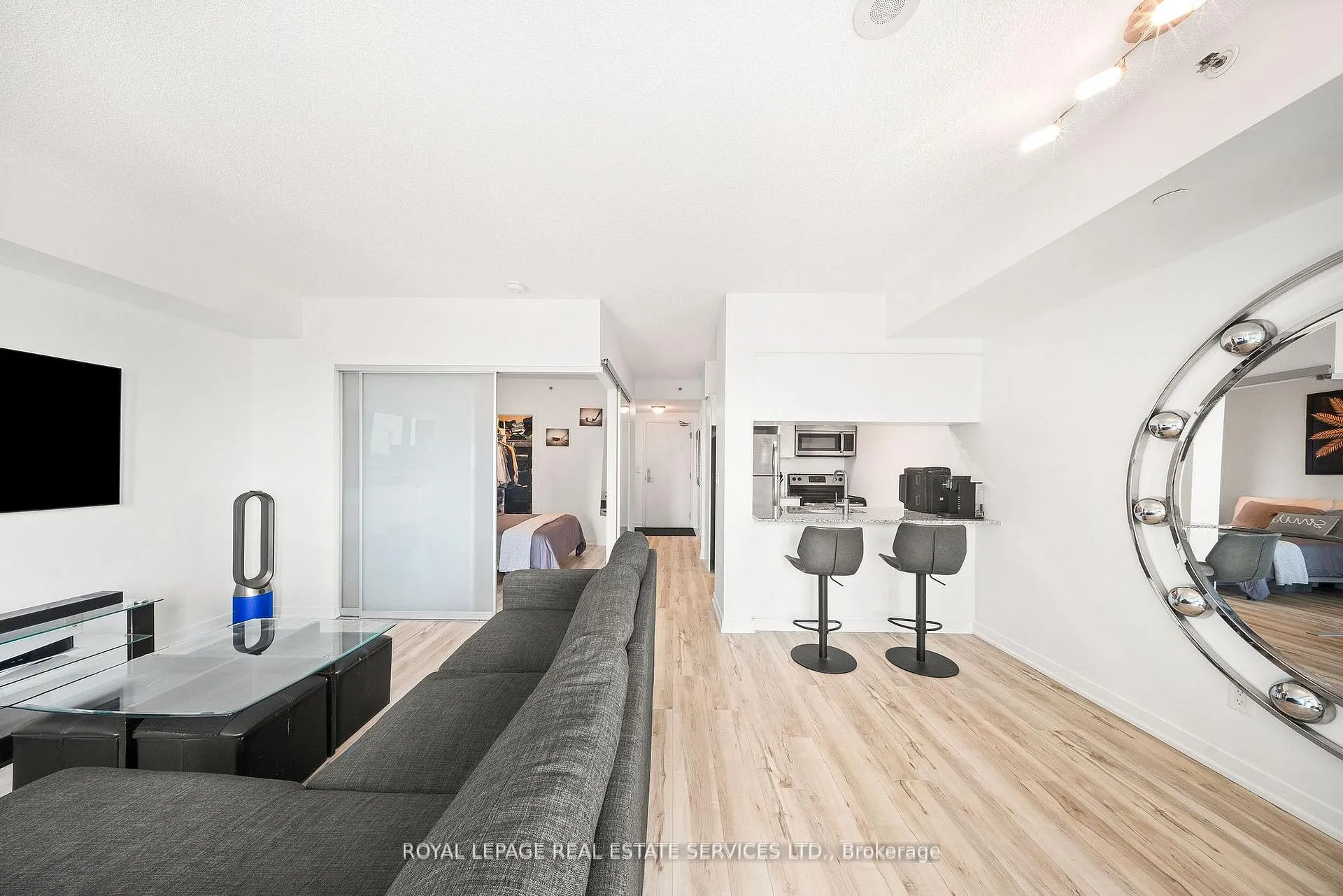Photo 3 of Unit 708, 69 Lynn Williams Street, Toronto, Niagara — HOMEH