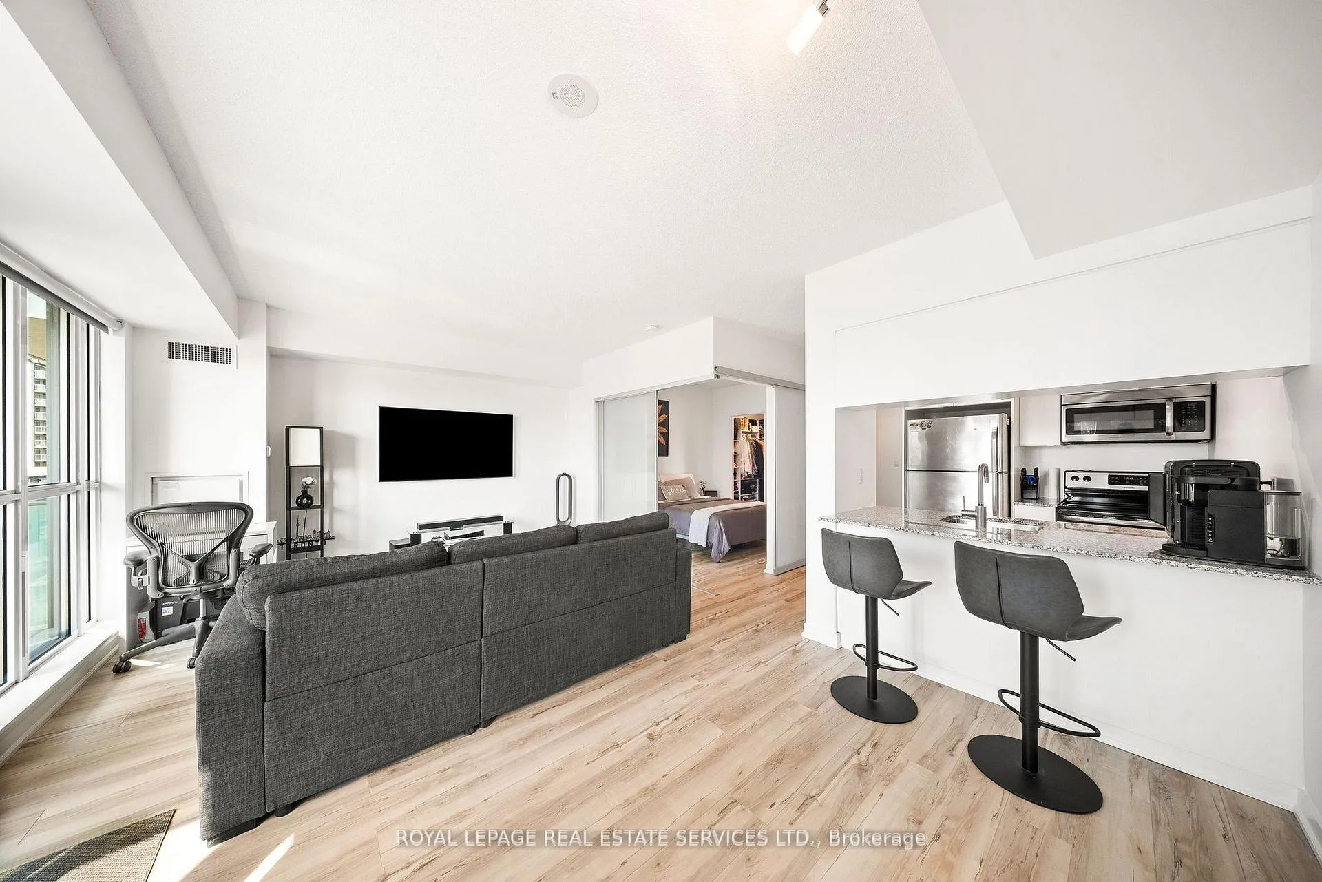 Photo 8 of Unit 708, 69 Lynn Williams Street, Toronto, Niagara — HOMEH