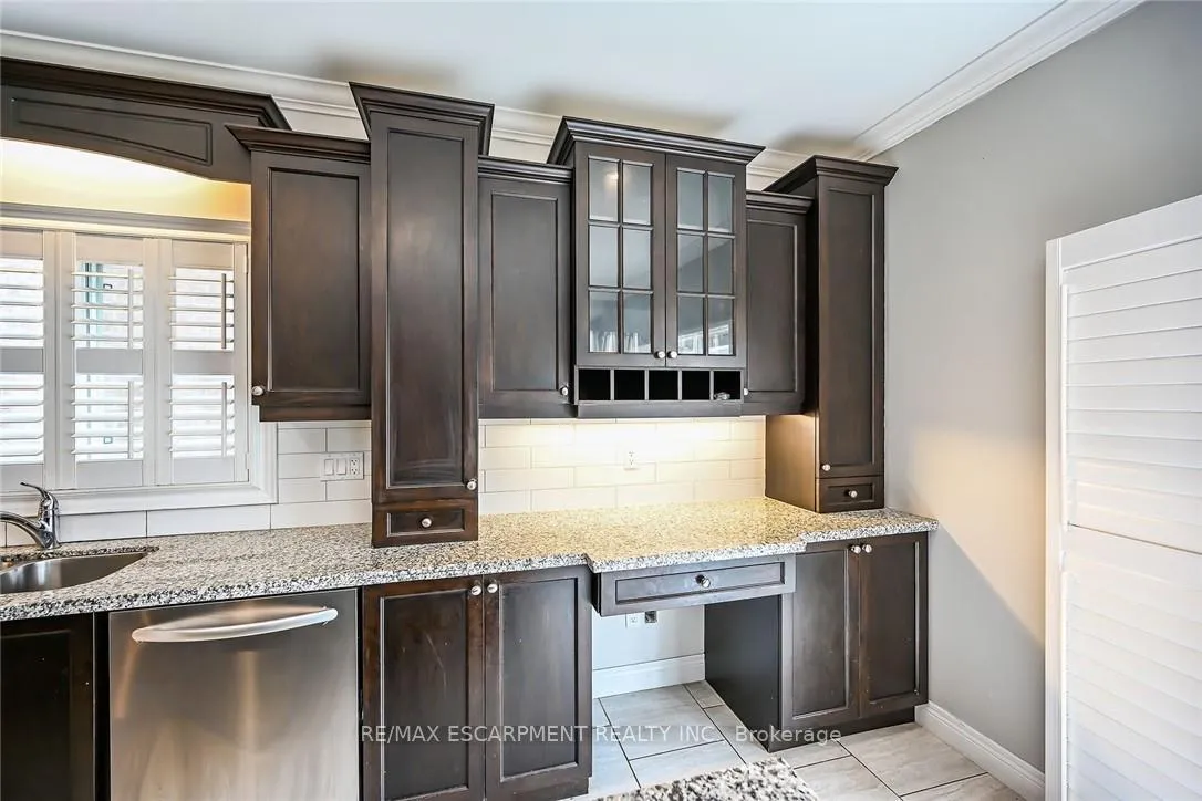 Photo 9 of 143 Davinci Boulevard, Hamilton, Carpenter — HOMEH