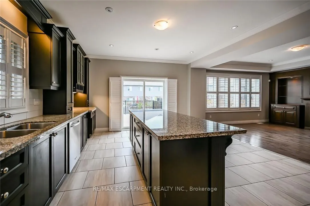 Photo 11 of 143 Davinci Boulevard, Hamilton, Carpenter — HOMEH